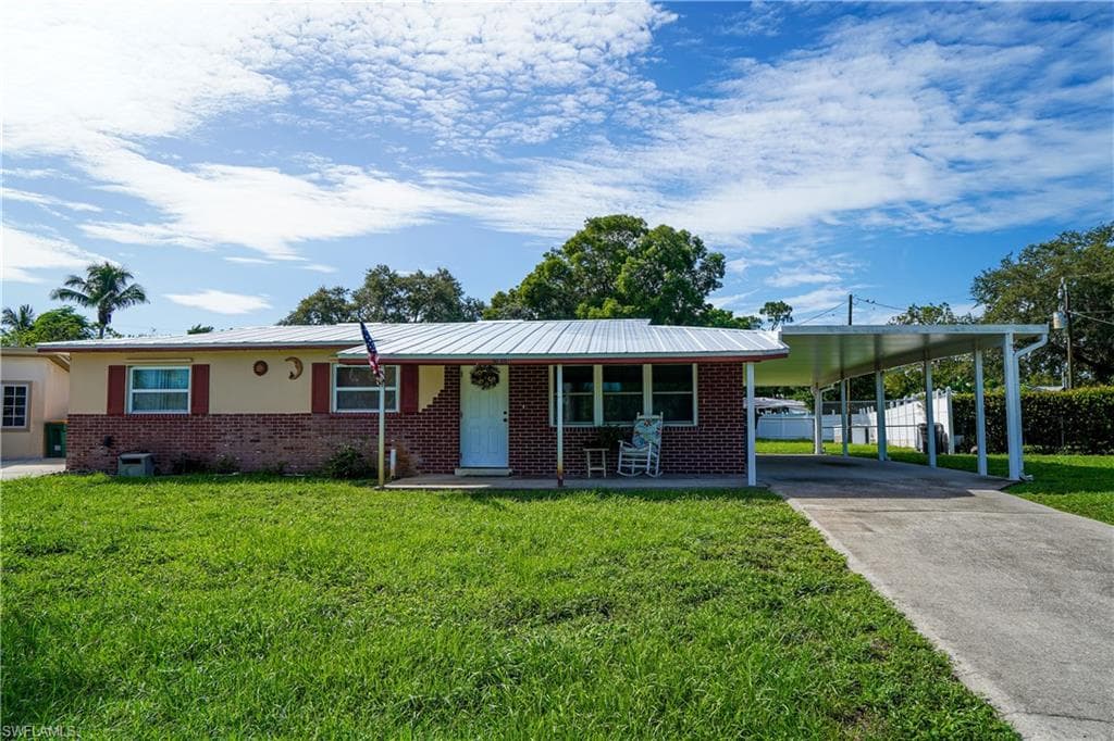 4180 Coconut CIR S NAPLES, FL 34104