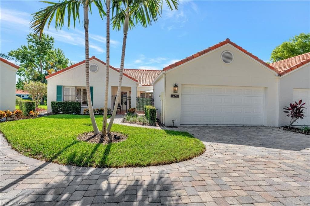 731 Reef Point CIR NAPLES, FL 34108