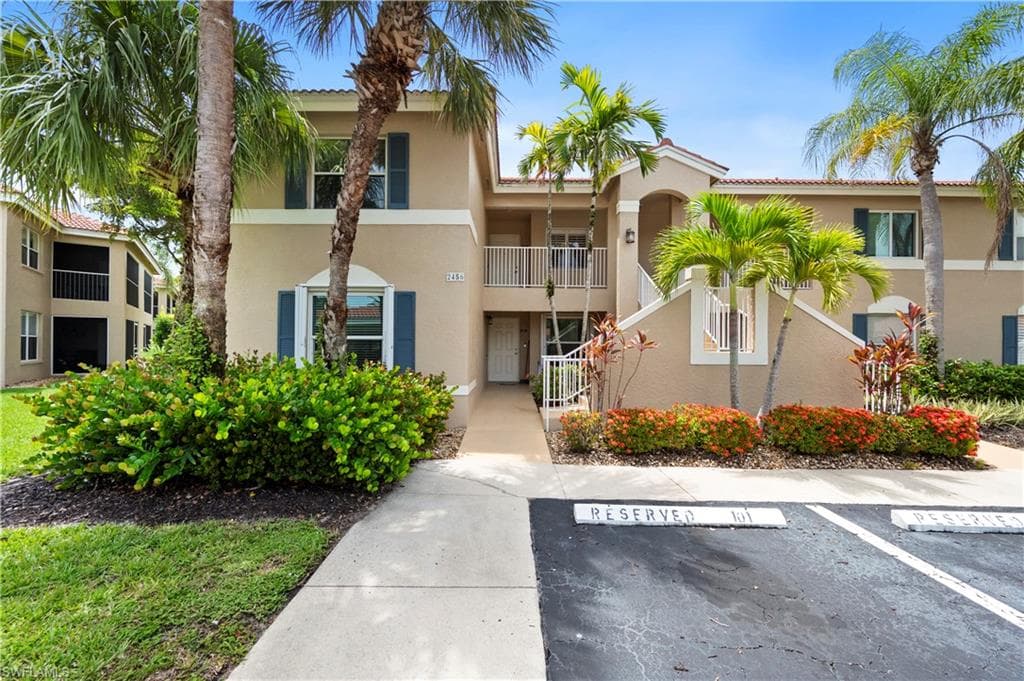 2456 Millcreek LN 201 NAPLES, FL 34119