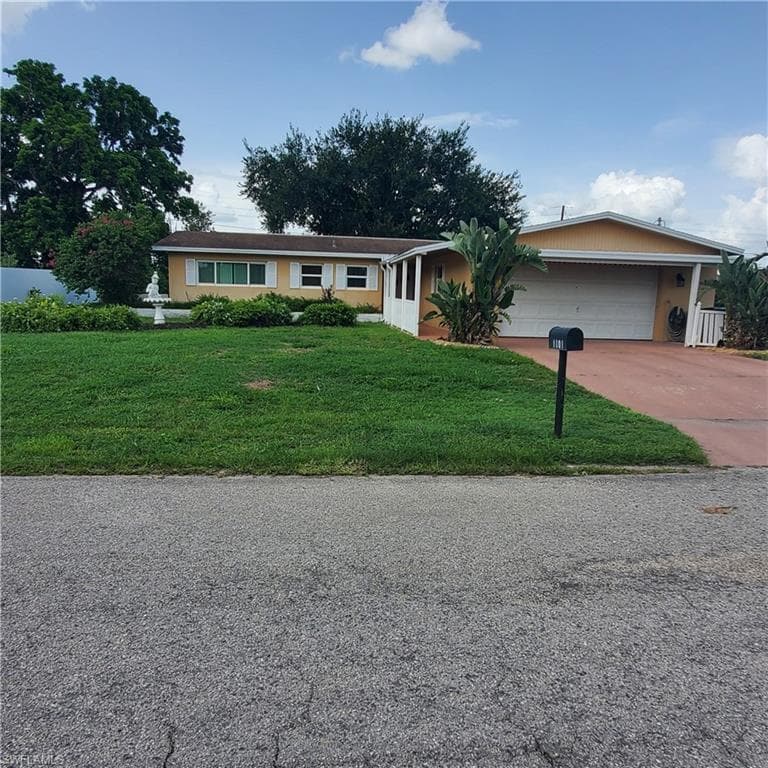 1101 E Jasmine RD LEHIGH ACRES, FL 33936