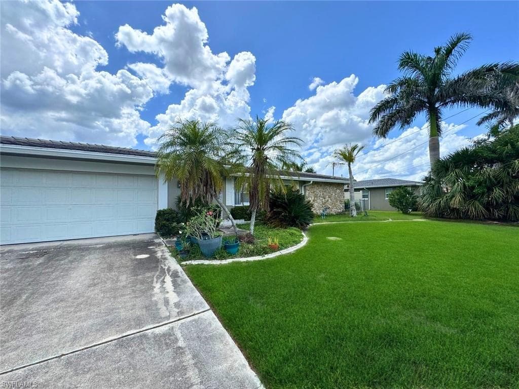 2832 SE 17th PL CAPE CORAL, FL 33904