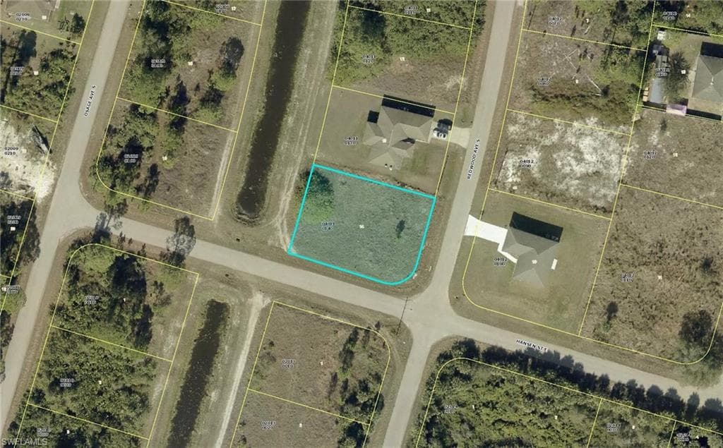 522 Redwood AVE S LEHIGH ACRES, FL 33974