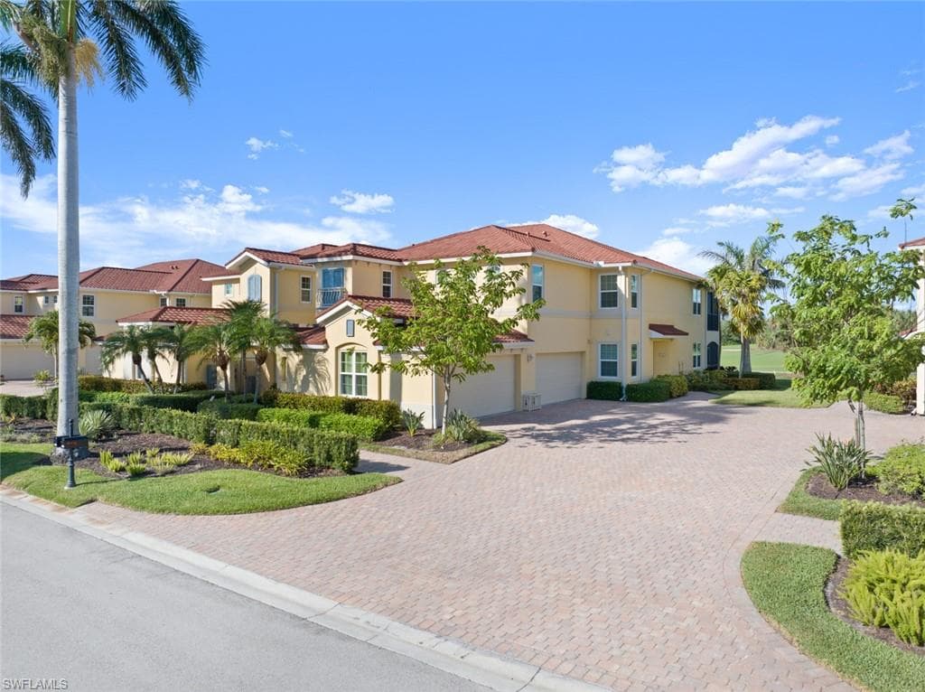 1286 Rialto WAY #102 NAPLES, FL 34114