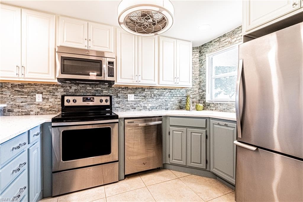 1 High Point CIR W 102 NAPLES, FL 34103