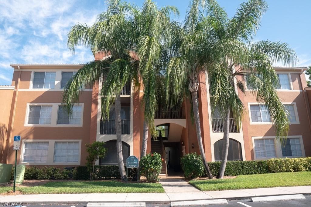 1210 Reserve WAY 9-303 NAPLES, FL 34105