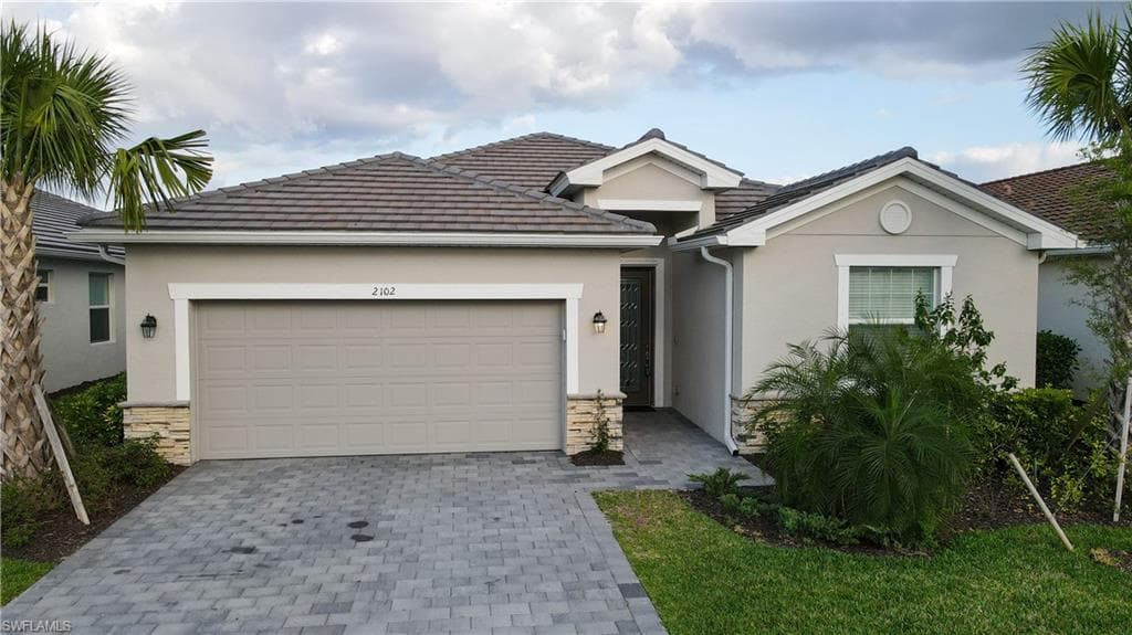 2102 Hamlin ST NAPLES, FL 34120