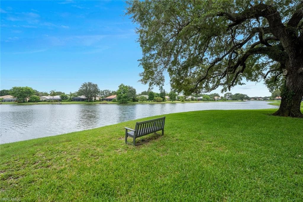65 Silver Oaks CIR 102 NAPLES, FL 34119