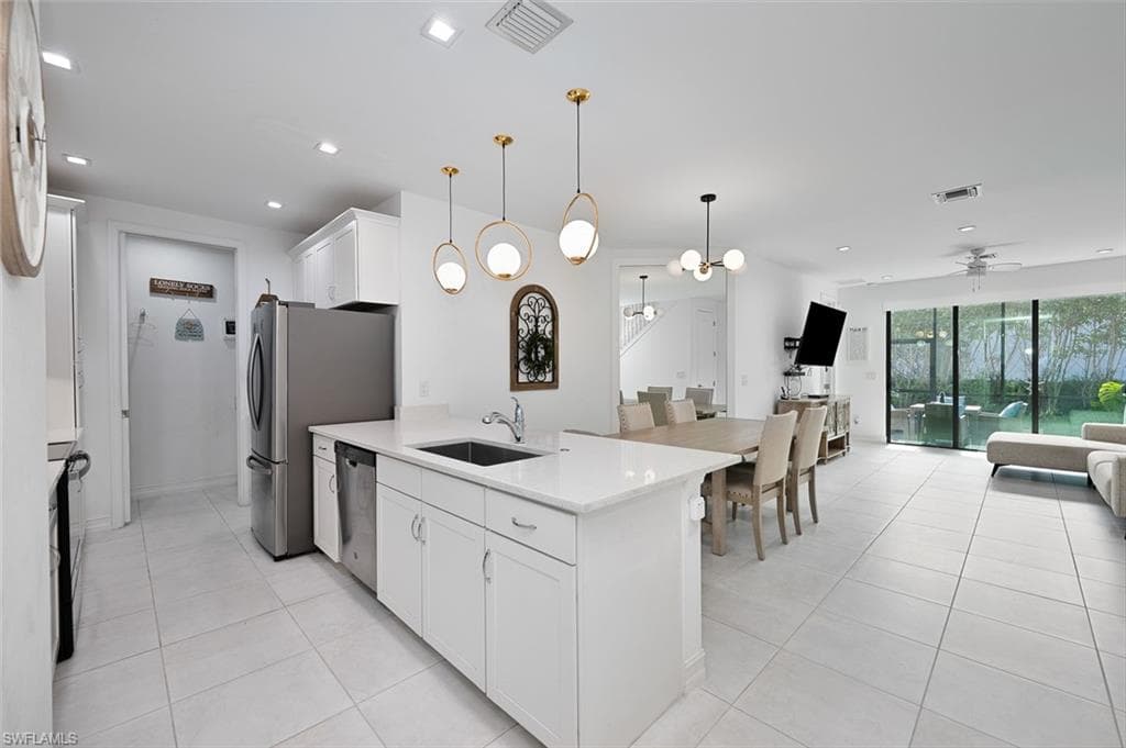 7504 Carnegie WAY NAPLES, FL 34119
