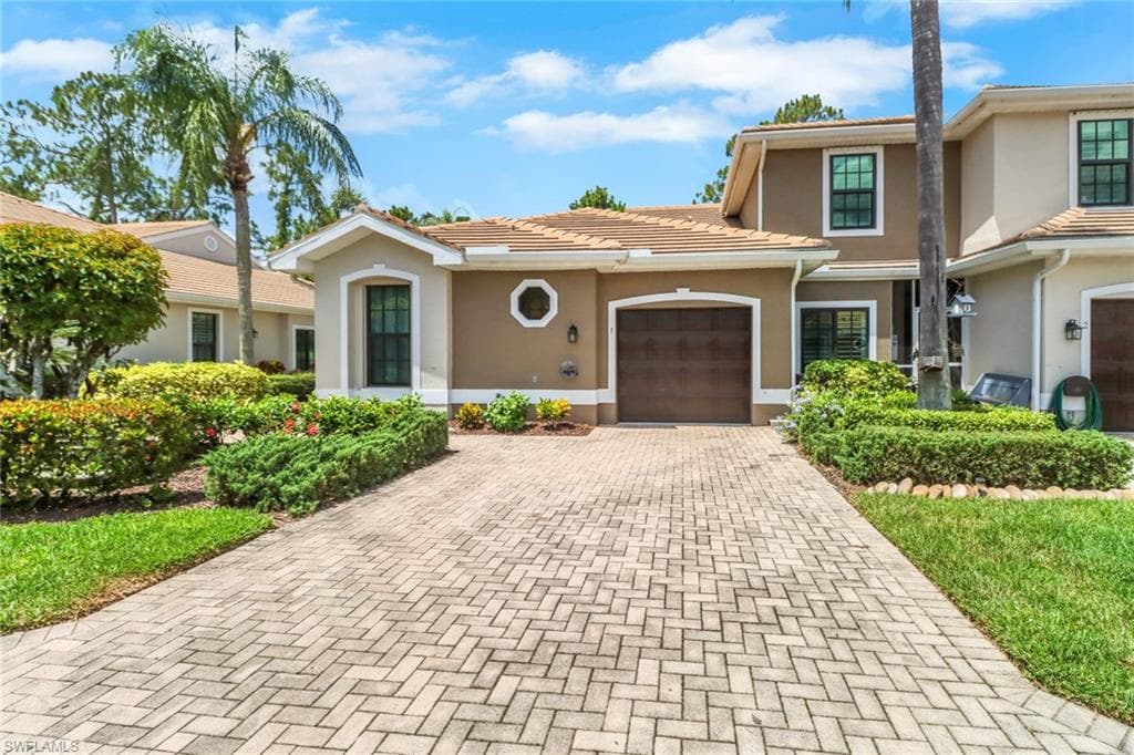 7585 Meadow Lakes DR 401 NAPLES, FL 34104