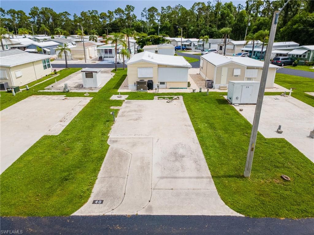 40 La Fonda LN NORTH FORT MYERS, FL 33903