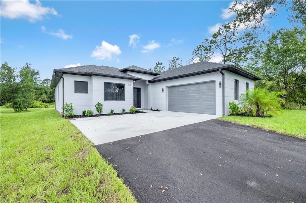 2562 60th Ave NE NAPLES, FL 34120
