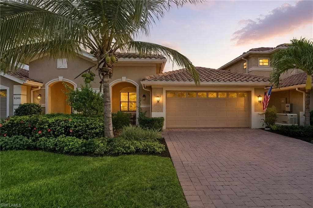 8230 Venetian Pointe DR FORT MYERS, FL 33908