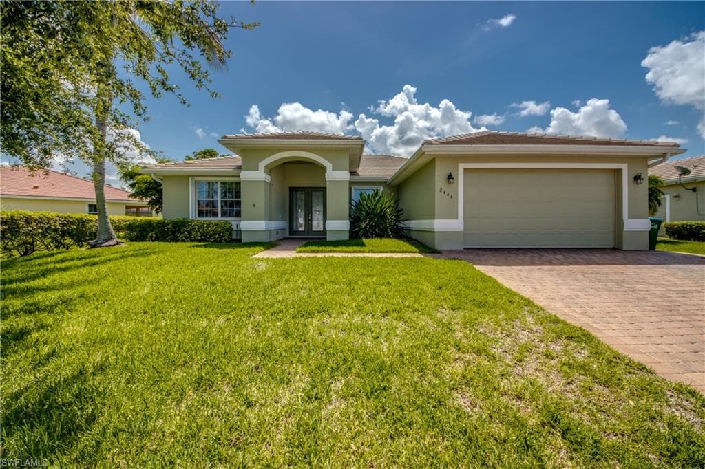 2444 Ashbury CIR CAPE CORAL, FL 33991