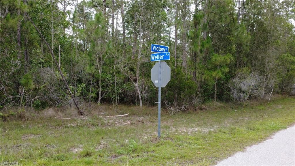 188 Victory CT LEHIGH ACRES, FL 33972