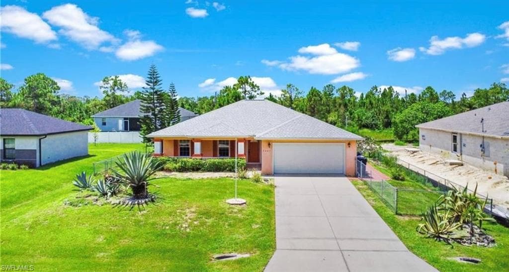 2805 34th ST W LEHIGH ACRES, FL 33971