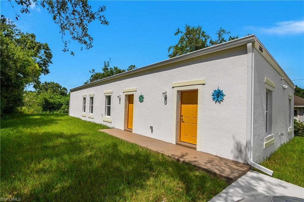 3835 Lora ST FORT MYERS, FL 33916
