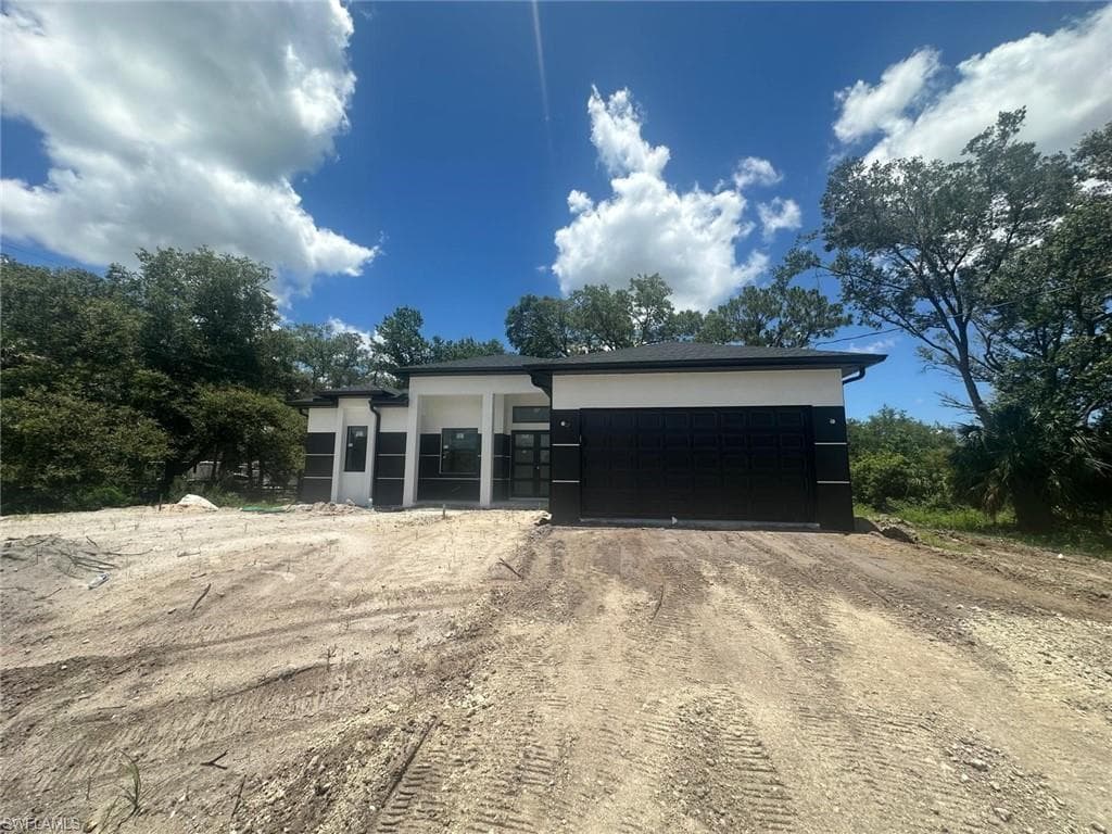 2905 E 18th ST LEHIGH ACRES, FL 33972
