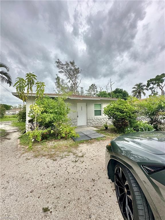 5635 5th AVE FORT MYERS, FL 33907