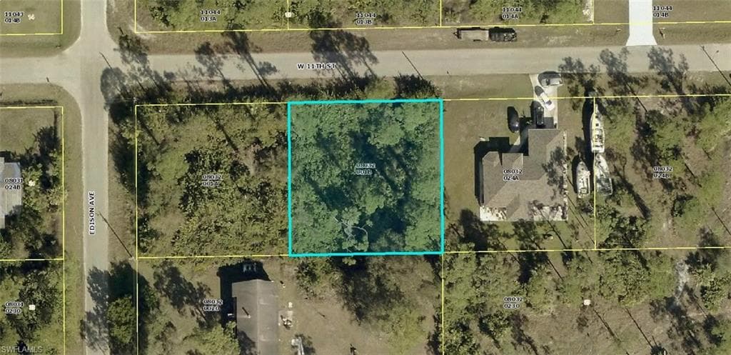 305 W 11th ST LEHIGH ACRES, FL 33972