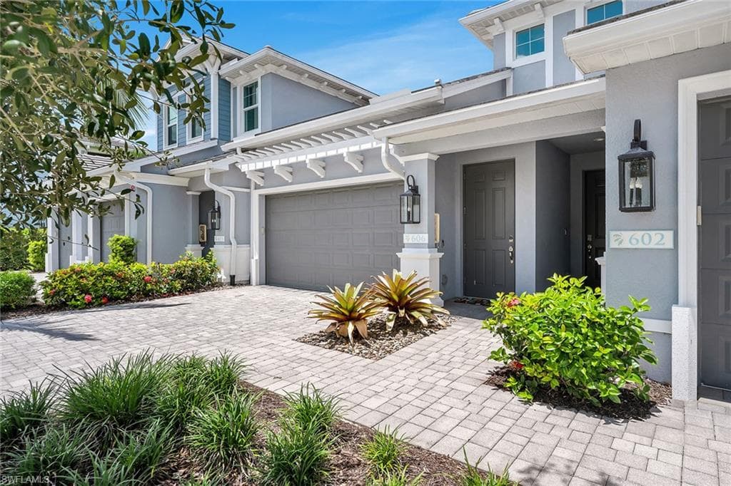2543 Seychelles DR 606 NAPLES, FL 34112
