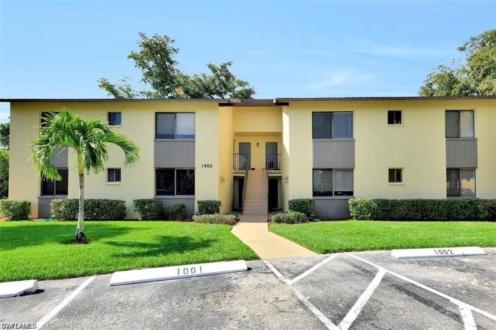 1400 Green Valley CIR 1004 NAPLES, FL 34104