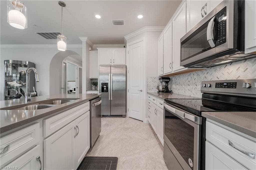 19855 Beverly Park RD ESTERO, FL 33928