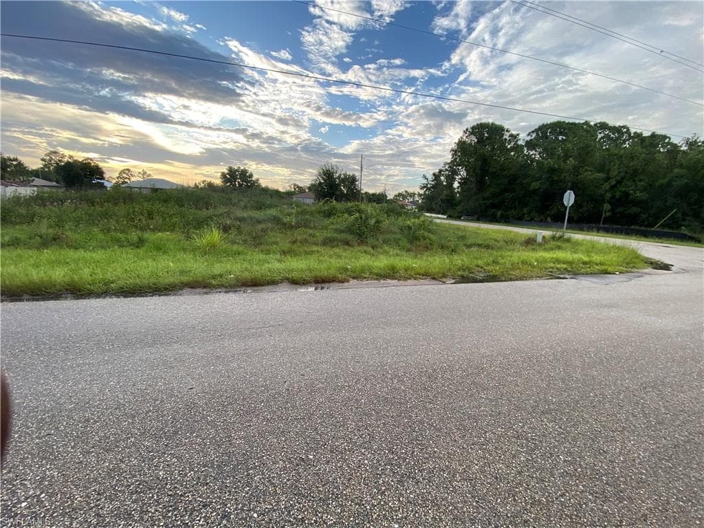 2216/2218 FAIRWAY DR N LEHIGH ACRES, FL 33973