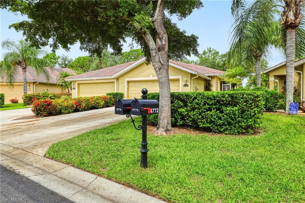 4776 Fairloop RUN LEHIGH ACRES, FL 33973