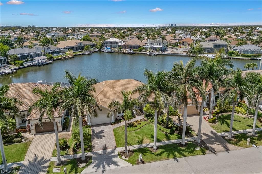 1824 Bahama AVE MARCO ISLAND, FL 34145