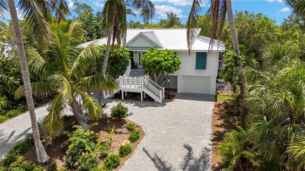 1062 S Yachtsman DR SANIBEL, FL 33957