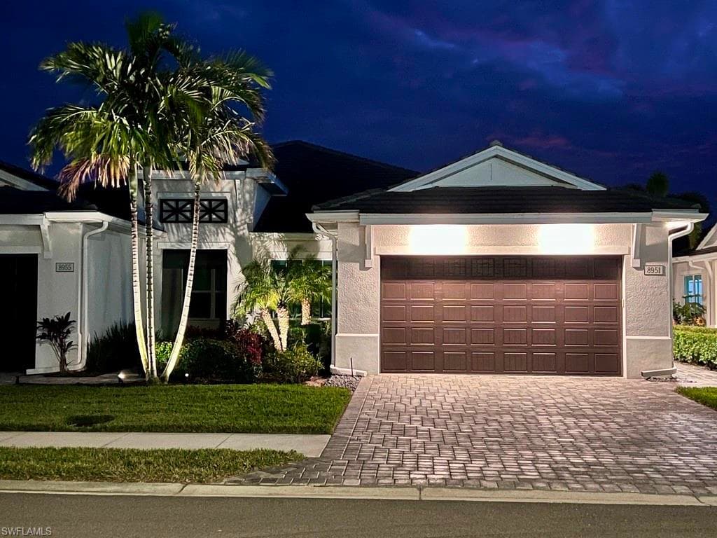 8951 Saint Lucia DR NAPLES, FL 34114