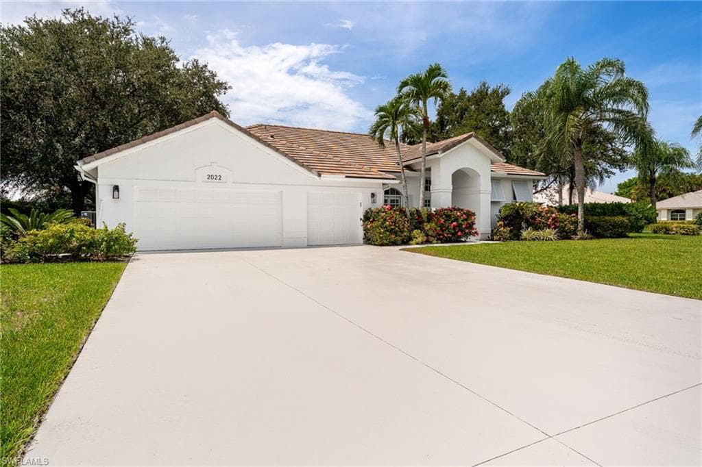 2022 Teagarden LN NAPLES, FL 34110
