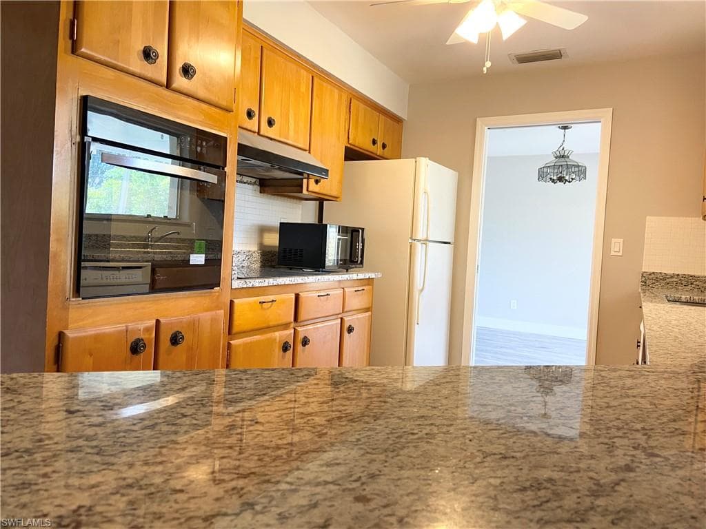 228 SE 43rd TER CAPE CORAL, FL 33904