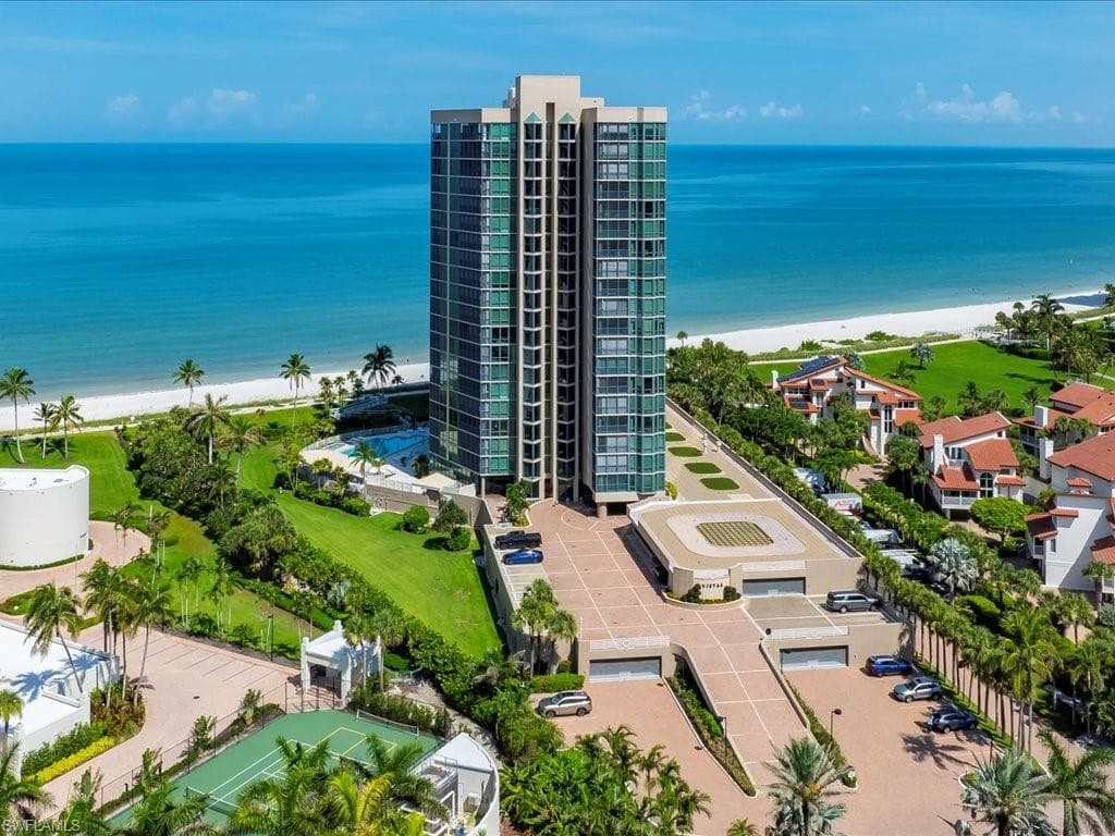 4651 Gulf Shore BLVD N 1605 NAPLES, FL 34103
