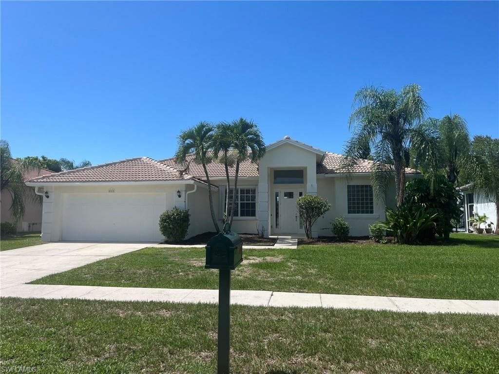 812 Grand Rapids BLVD NAPLES, FL 34120