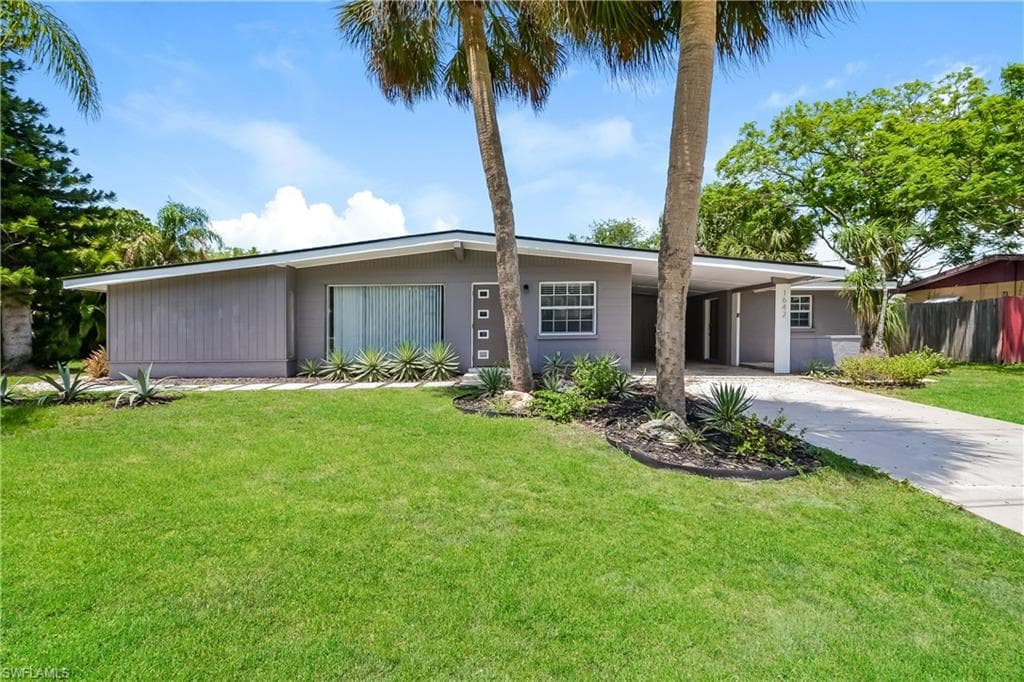 1642 Banyan DR VENICE, FL 34293
