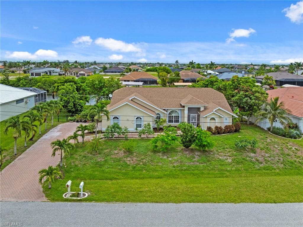 417 36th PL CAPE CORAL, FL 33993