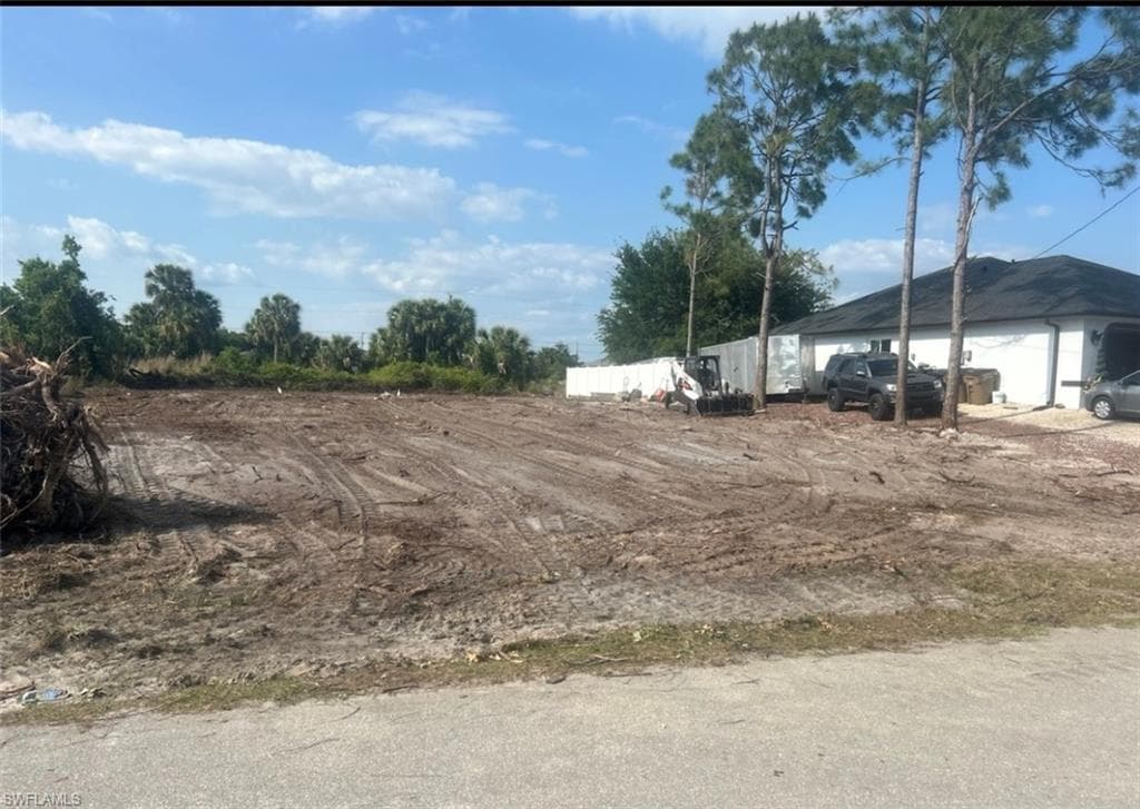 3310 39th ST SW LEHIGH ACRES, FL 33976