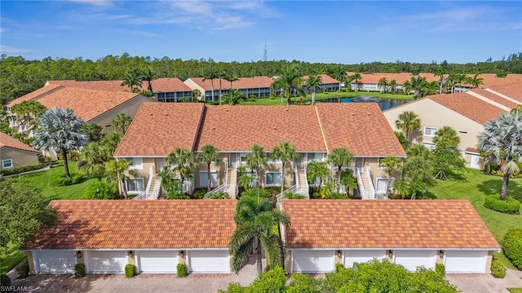 2370 Magnolia AVE 6807 NAPLES, FL 34112