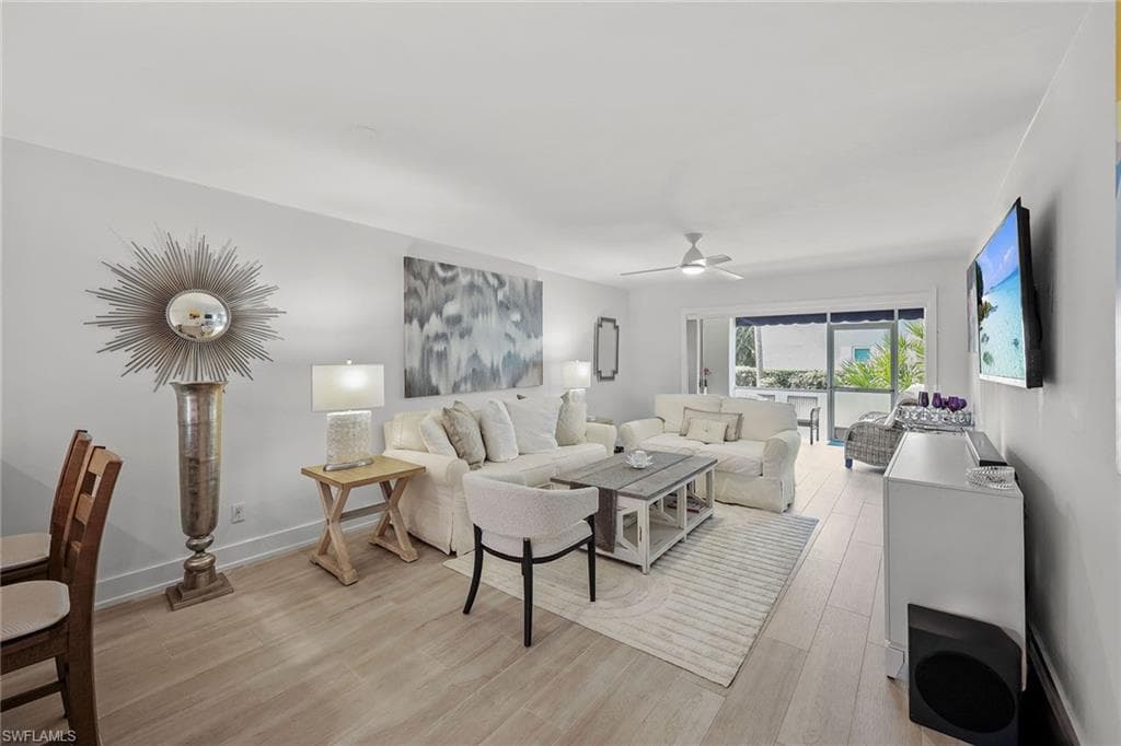 876 Gulf Pavilion DR 105 NAPLES, FL 34108