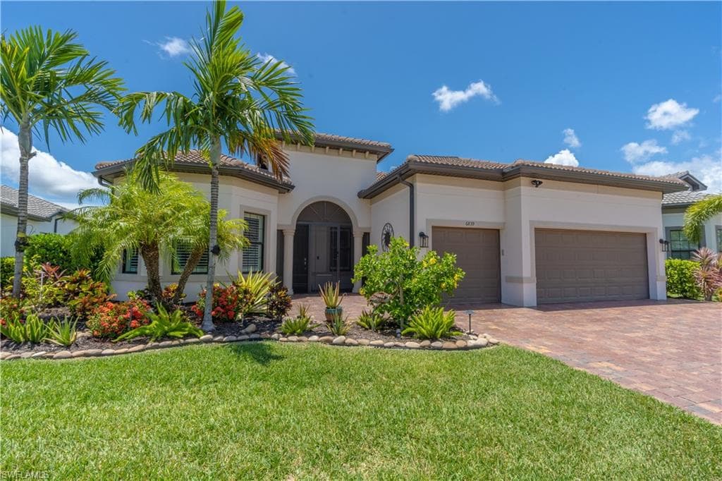 6839 Winding Cypress DR NAPLES, FL 34114