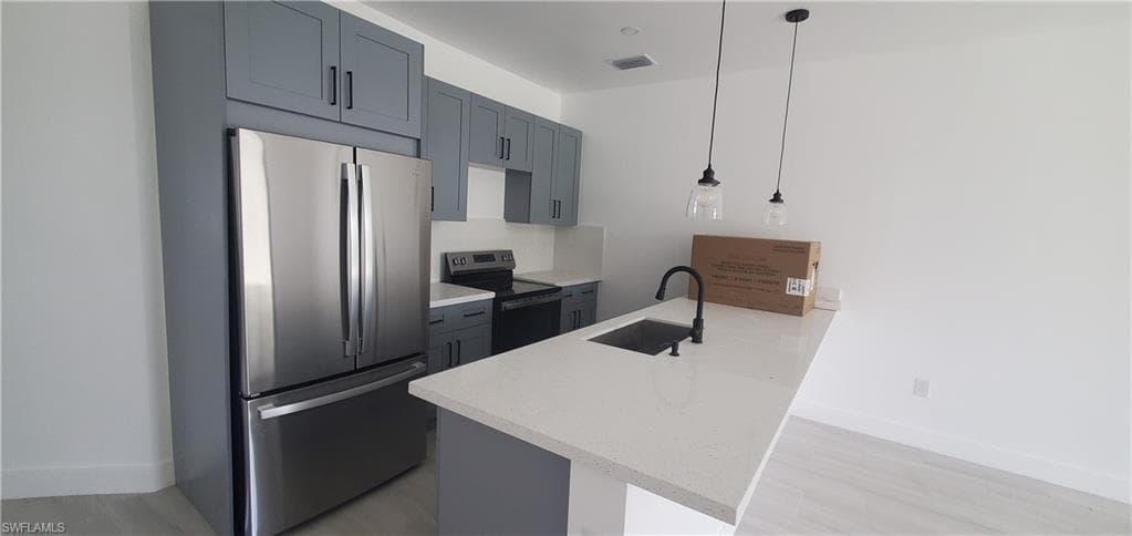 878 APARTMENT ST E LEHIGH ACRES, FL 33974