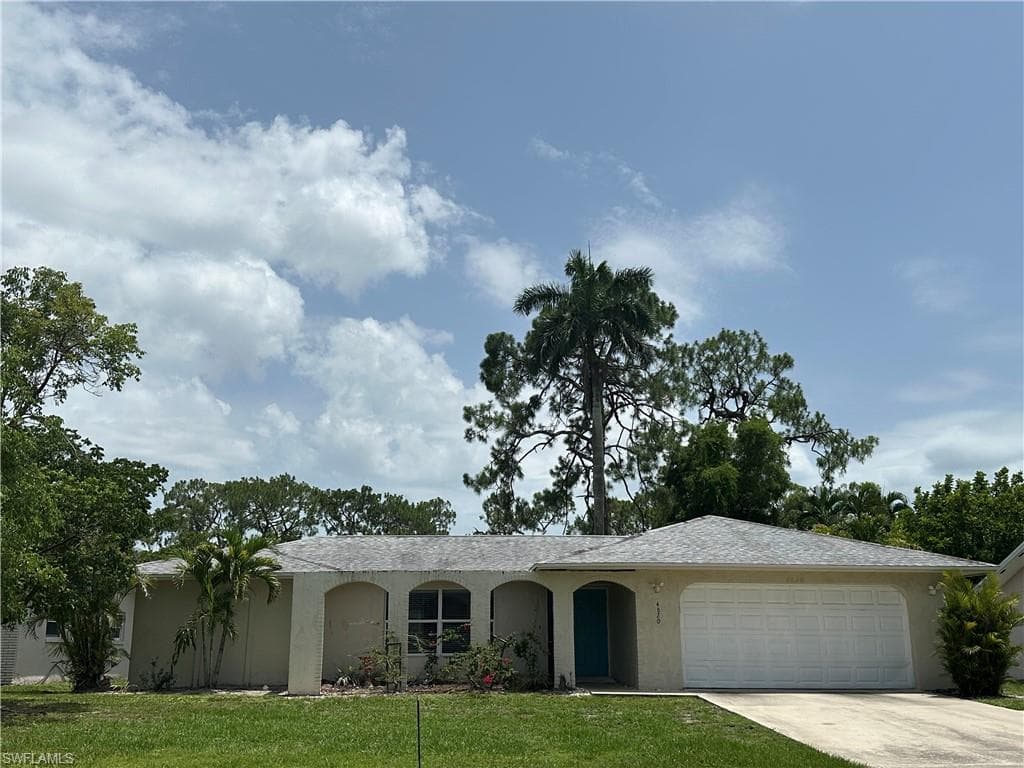 4620 Parrot AVE NAPLES, FL 34104