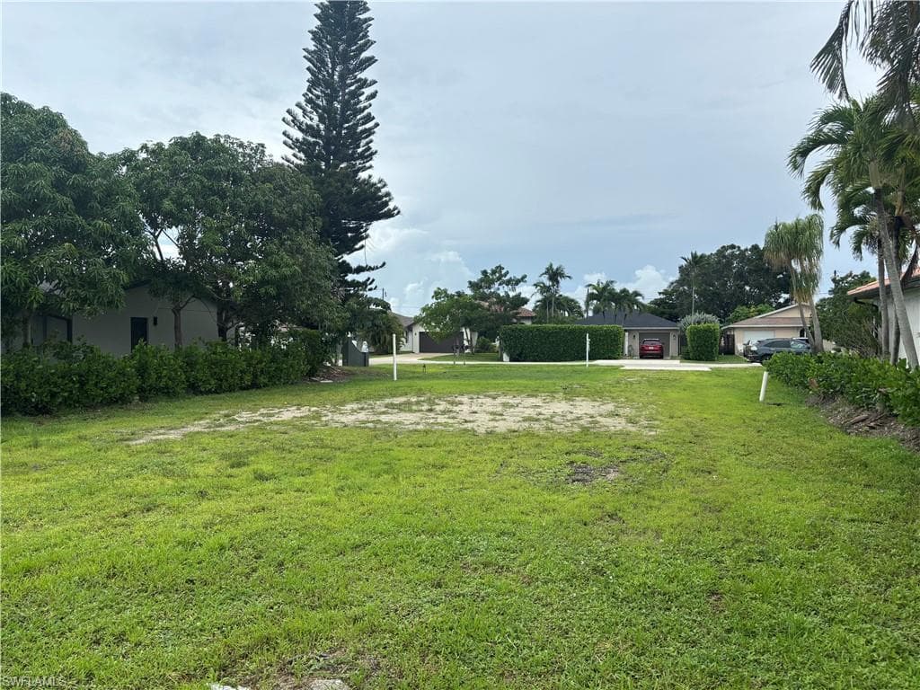 614 109th AVE N NAPLES, FL 34108
