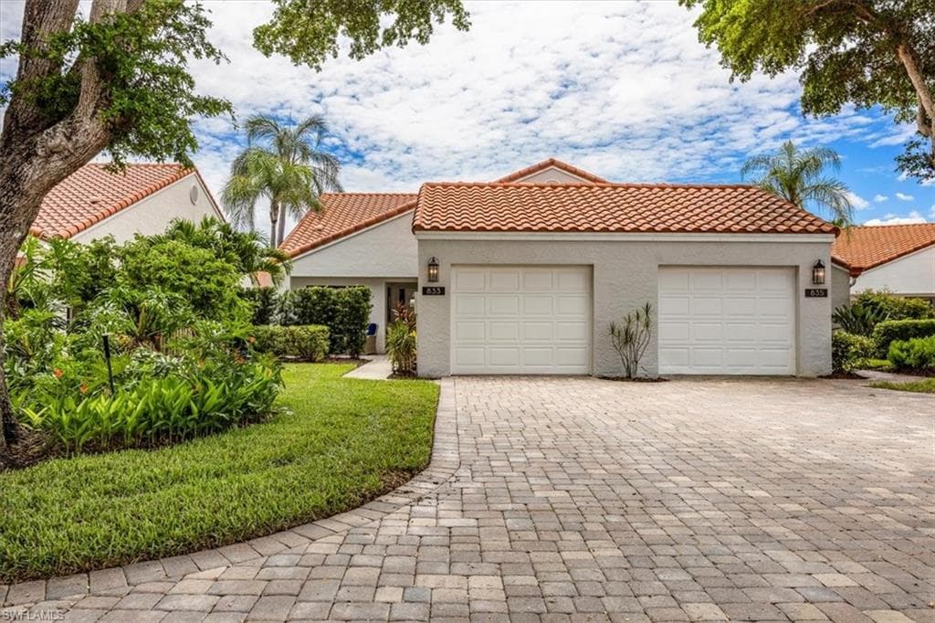 833 Reef Point CIR NAPLES, FL 34108