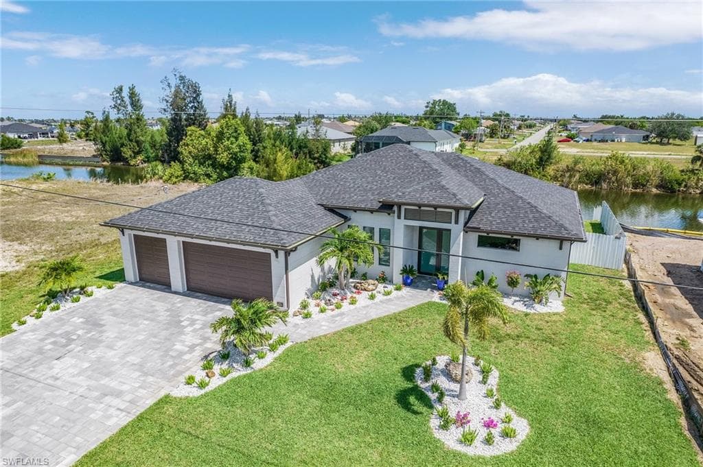201 NE 8th TER CAPE CORAL, FL 33909
