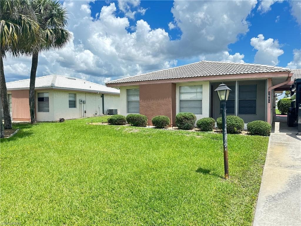 1605 Ridgecrest ST LEHIGH ACRES, FL 33936