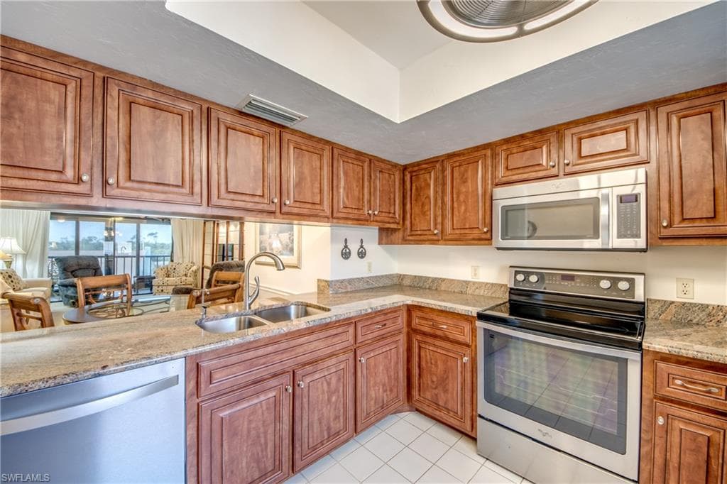 11060 Caravel CIR 309 FORT MYERS, FL 33908