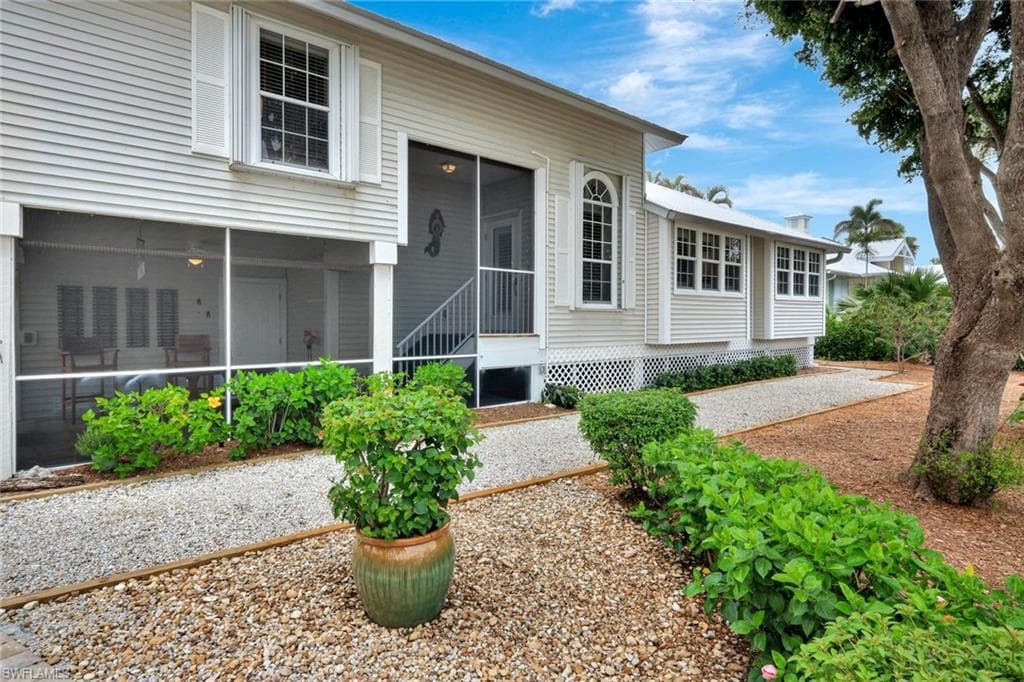 1874 Farm TRL SANIBEL, FL 33957