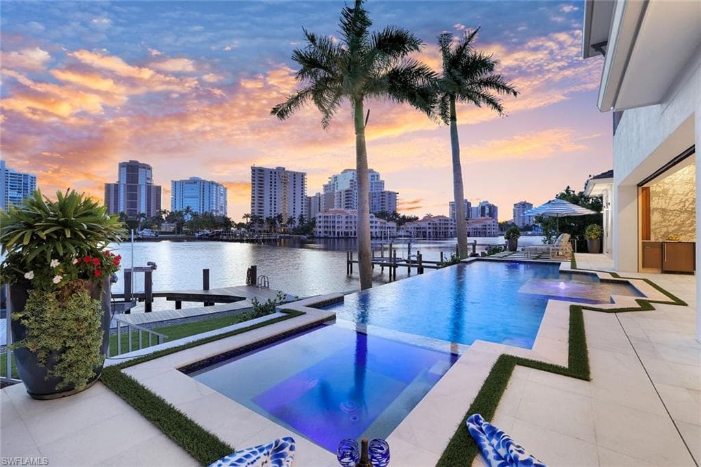 309 Neapolitan WAY NAPLES, FL 34103